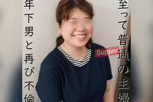 FC2PPV 4989848 【無修正ｘ個人撮影】出演はここだけ！絶対にCカップ以上あるのにCと言い張る謙虚主婦、完全素人主婦がシャワーで洗いっこ、お掃除フェラまでしちゃったｗLIVE