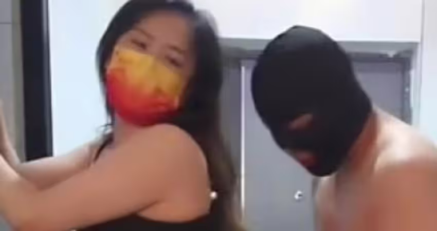 骚货熟女半夜以倒垃圾以由外出赴邻居家找壮男打炮