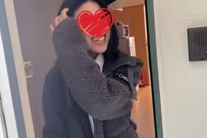 fc2-ppv 4927744 在家訪問的被拍攝重逢♡下午下班後穿著工作服沒穿內衣等待！公寓樓下停車場露出口交＆穿著衣物性交