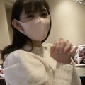 FC2PPV 1649040 【美少女の壁激推し！】 小動物系少女かのんちゃん衝撃デビュー！可愛いすぎて我慢できず射精後も無許可で生挿入してみた！