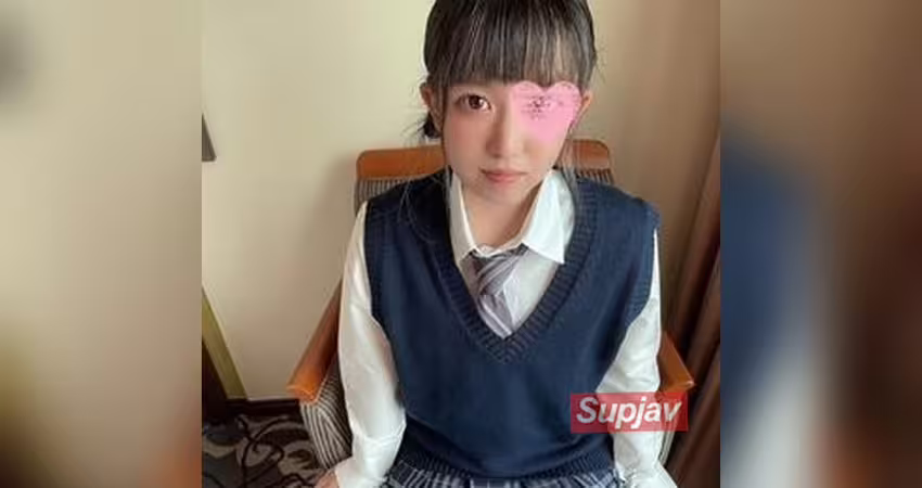FC2PPV 4971620 【廃版】げん２.年生の春。あどけない体でしっかり感じるイマドキの小動.物系美女。小さいけど超敏感なオッパイと発..育中のマンコが可愛い！思春期の美しいお顔に大量顔射！LIVE