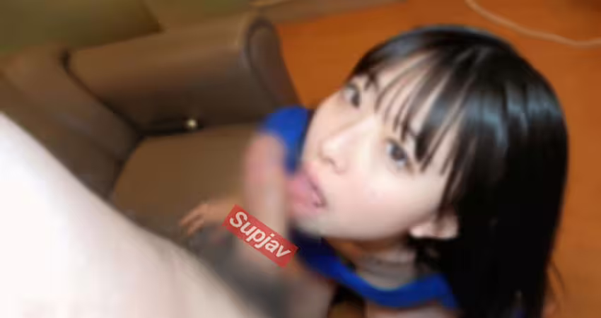 FC2PPV 4924999 【無】童顔黒髪で小柄で美乳すべてが良いです⤴さらに天然ヘアーがエロい！見た目に反して性には積極的でこんな女性に中だし二連発！ ※特典高画質LIVE