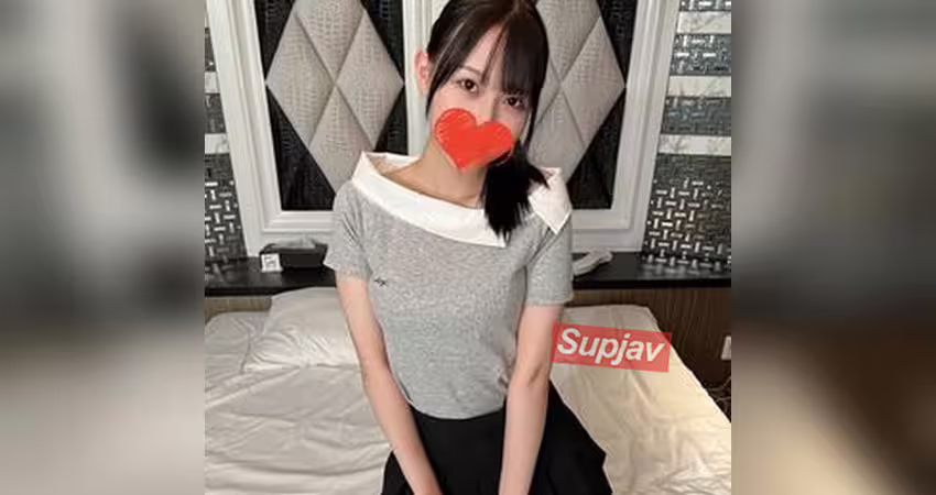 FC2PPV 4999482 【初撮り】清楚に見えてチンポ挿入で肉食系に変貌するスタイル抜群なスレンダー美女。可愛い顔とは裏腹にどスケベ、弓なりに反りまくってイキまくる若さあふれる美ボディに大量中出し！LIVE