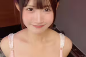 fc2-ppv 4922593 【其實存在過的第一部】天然G罩杯美女歌手未公開藏品偷拍解禁！黃金比例壓倒性美裸體的傳奇初拍作品。